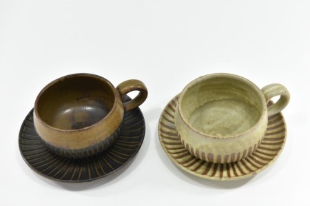 京焼「遙白釉＆新羅釉／木賊紋コーヒー碗・皿」（ピスタチオグリーン＆黒）2種セット