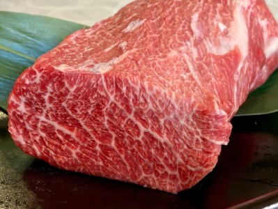 黒毛和牛 モモブロック 500g ひら山《特選 A5・A4ランク 熟成 熟成肉 ローストビーフ カレー シチュー クリスマス パーティー》