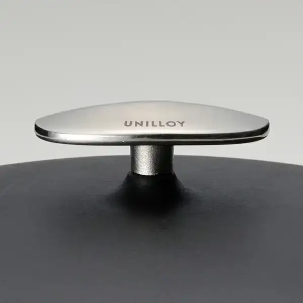 ユニロイ ホーロー鍋 20cmくろがね IH対応 鋳物 鍋 燕三条 日本 キャセロール UNILLOY