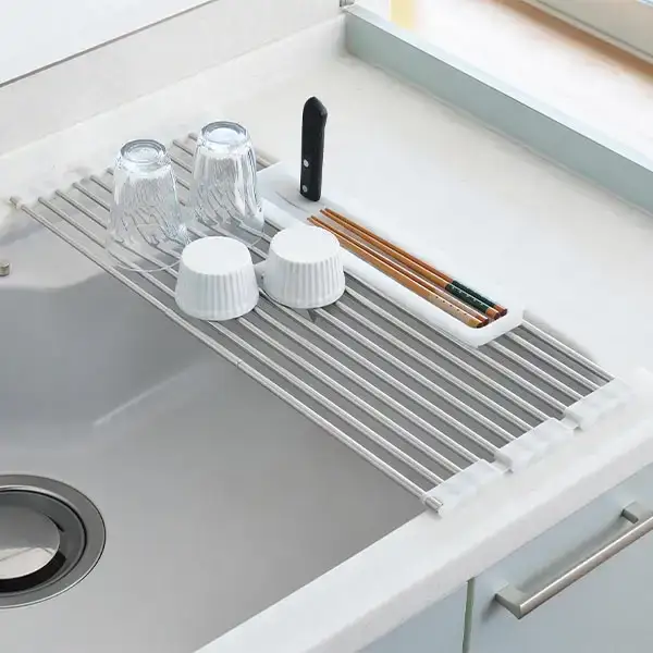 たためてしまえる伸縮水切り スリムタイプ カトラリーケース付 燕三条 水切り