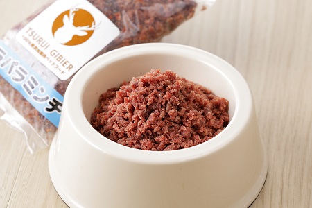 鶴居村 『鶴居ジビエ』鹿肉 無添加ペットフード エゾシカパラパラミンチ(200g×5パック)(愛犬用 愛犬 ベニソン エゾシカ  エゾシカ肉  シカ肉 エゾ鹿 無添加 人気 プレゼント 贈り物 お歳暮 高品質 冷凍 真空 未楽来工房 HACCP認証  お肉 肉 ジビエ ステーキ 北海道 ふるさと納税 ふるなび  ）