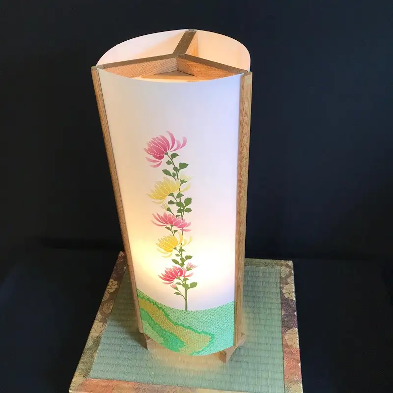 着物生地で作ったおしゃれな行灯（あんどん） 花三様