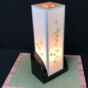 着物生地で作ったおしゃれな行灯（あんどん） 万寿菊