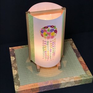 着物生地で作ったおしゃれな行灯（あんどん） 舞妓さんとつるし飾り