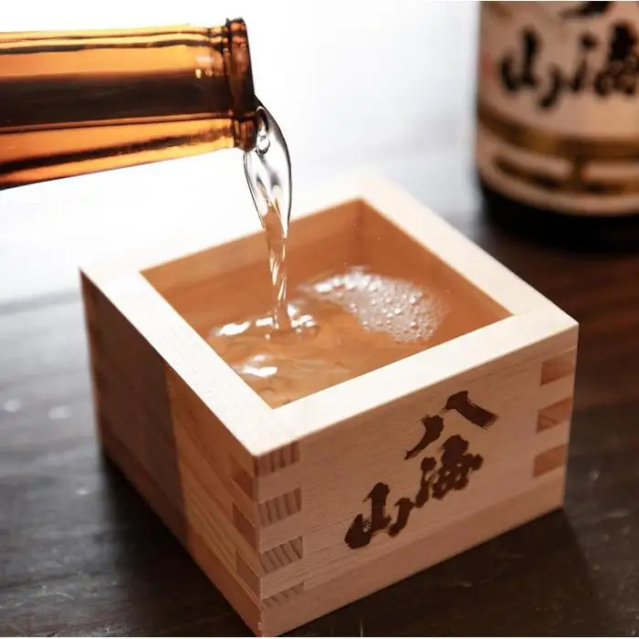 越後の名酒「八海山」純米吟醸55％・大吟醸・純米大吟醸一升瓶詰合せ（各1800ml） | 八海山