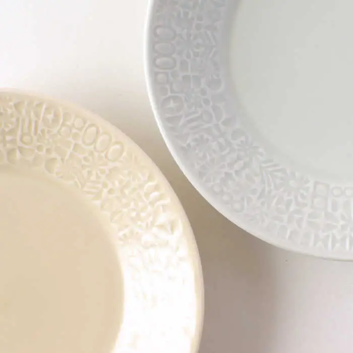 【波佐見焼】PATTERNED PLATE プレート ペア 2色セット ecru＋morning mist 食器 皿 【BIRDS' WORDS】 [CF011] 波佐見焼 食器