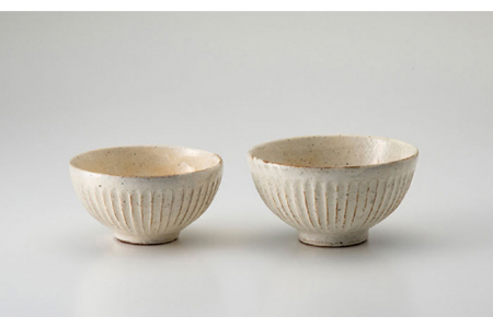【美濃焼】鎬 ごはん茶碗S・Lセット 粉引（細）【藤山窯】【TOKI MINOYAKI返礼品】≪土岐市≫ マルチボウル 食器 茶碗 お茶碗 ご飯茶碗 夫婦茶碗 ペア セット 大 小 和食 シンプル [MAH042]