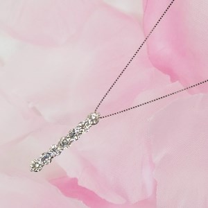 プラチナ 1.0ctダイヤモンド縦ラインペンダントネックレス　HH-018784