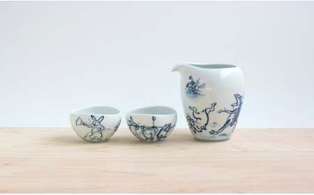 有田焼 染付鳥獣戯画 酒器セット とっくり / ゆるりぐい呑み【よう楽庵・たかす】食器 うつわ 器 磁器 陶磁器 染付 青 鳥獣戯画 動物 酒器 3点 セット 徳利 ぐいのみ 手描き df031