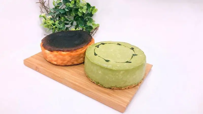 博多で作られたバスクチーズケーキ、生抹茶チーズケーキセット | 福岡県 福岡市 福岡 九州 納税 返礼品 お取り寄せグルメ 取り寄せ グルメ お取り寄せ 博多 スイーツ お取り寄せスイーツ ケーキ パウンドケーキ チーズケーキ 洋菓子 お菓子