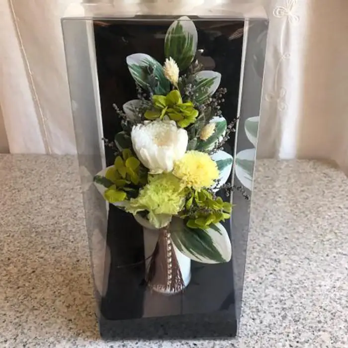 静謐な心を届けるお供え花 プリザーブドフラワー・静花（クリアケース入り）　ホワイト×グリーン×パープル