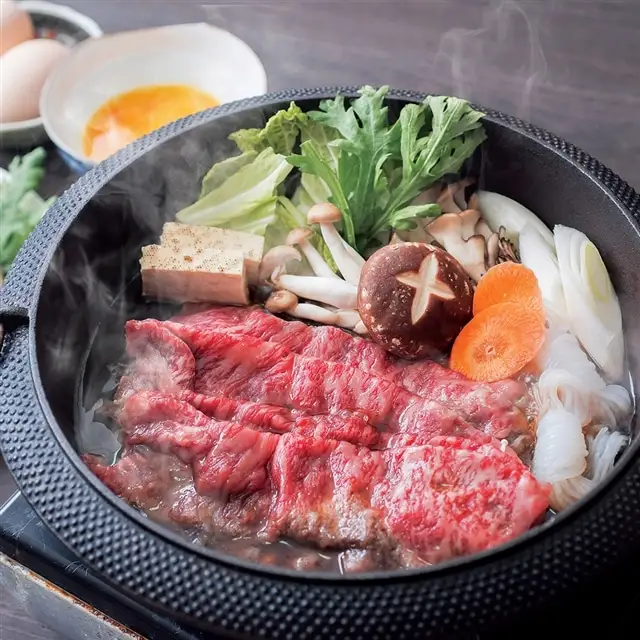 しまね和牛　肩ロース　スライス400g【しまね和牛 肩ロース すき焼き とろける やわらかい 霜降り きめ細かい 肉 牛肉 和牛 ギフト 贈り物 ご自宅用 島根県 安来市】【18-FC-06】