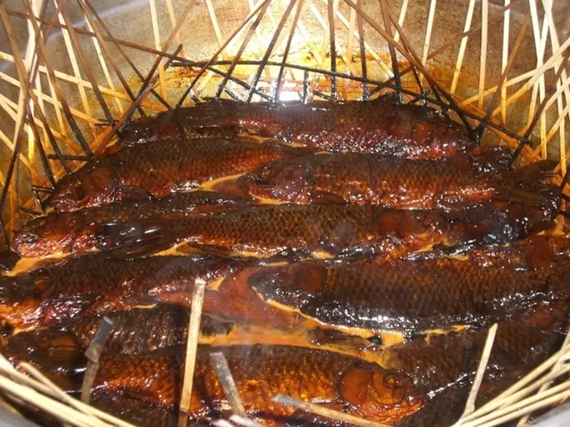 鯉の甘露煮 (大一尾) ご飯のお供 おかず つまみ 酒の肴  ご当地 グルメ お取り寄せ【 こいの甘露煮 鯉 甘露煮 酒のあて おつまみに 長野県 佐久市 】
