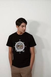 1.4-9-9 南アルプス市マンホールＴシャツ（黒） ※Ｓサイズ ALPBR001-S-H1