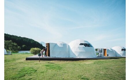 [1283]GLAMPROOK飯綱高原 グランルーク ツインドーム 《平日1泊》 宿泊券（ペア） グランピング　※お申込みは本州在住の方限定