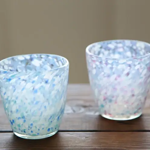 【琉球ガラス工房 硝子家すずめ】＜雲－kumu－＞青・ピンクのセット 〇 伝統工芸品 琉球ガラス 涼しげ おしゃれ プレゼント 贈り物 ペア 2色 泡 初夏 爽やか ハイビスカス 沖縄 読谷村