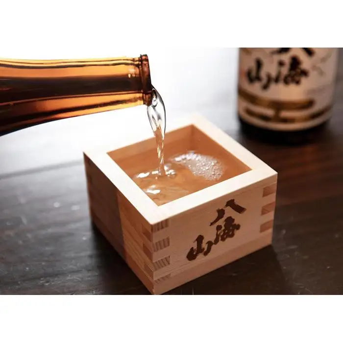 【魚沼地域限定】純米酒 八海山「魚沼で候」1800ml×1本 | 八海山