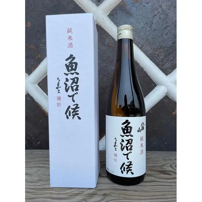【魚沼地域限定】純米酒 八海山「魚沼で候」720ml×3(化粧箱付き) | 八海山