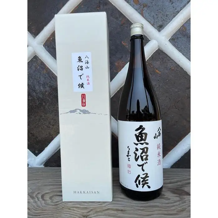 【魚沼地域限定】純米酒 八海山「魚沼で候」1800ml×2(化粧箱付き) | 八海山
