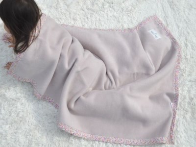 名入れ可 綿100%ベビー毛布 (ベージュピンク／花) 85×115cm 毛布の町泉大津市産 N-MM400 [3337] | ベビーブランケット ベビーブランケット