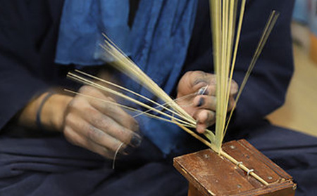 藍染うちわ（烏天狗） 民芸品 工芸品 雑貨 日用品 