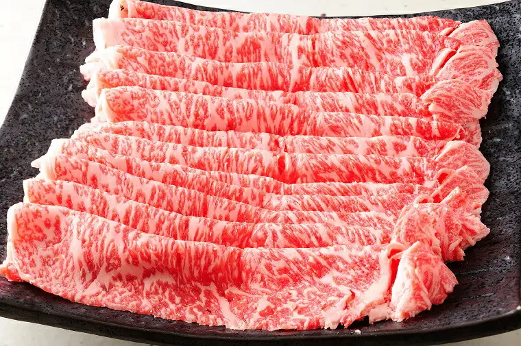 【A5ランク限定】近江牛ロースすき焼きしゃぶしゃぶ用 500g