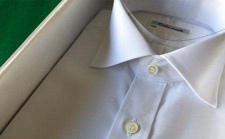 【生地：ノーアイロン】オーダーワイシャツ-川西町産貝ボタン使用-　白蝶貝　ドットver.