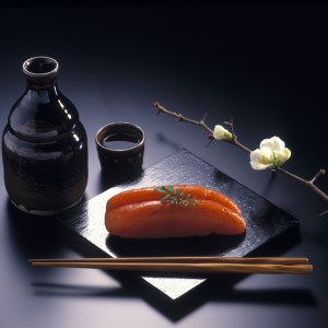 宮近　無着色辛子明太子1kg　化粧箱・包装紙付　遠賀魚市場筆頭仲買人厳選の味　1本物めんたいこ【001-0013】