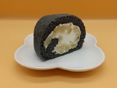 伊豆の果物つめすぎロールケーキ 黒