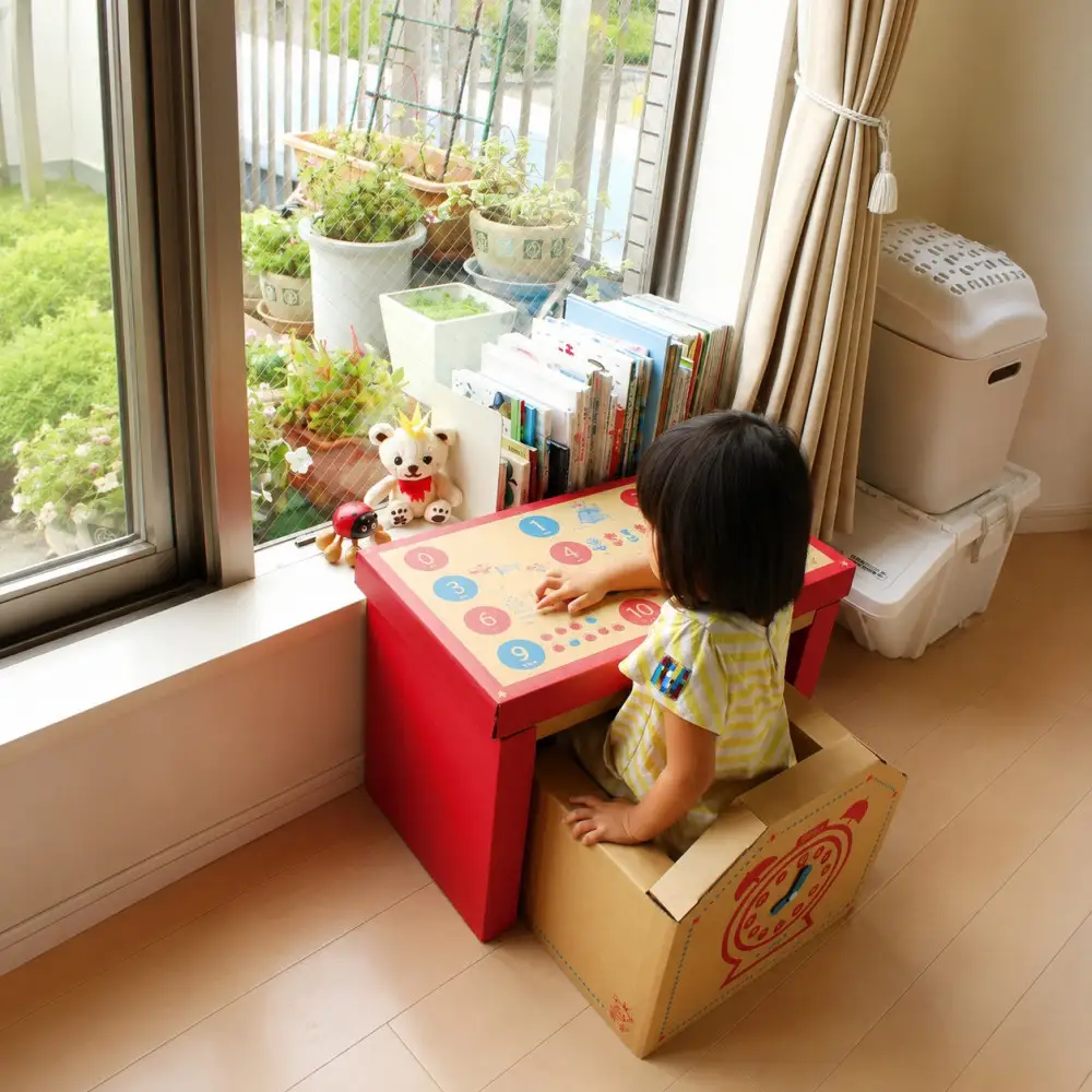 成長に合わせて使える段ボール家具　ジュニアデスクチェア&おうち型収納ボックス◇【赤色セット】｜家具