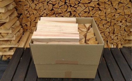 【アウトドア～キャンプ・BBQに！～】薪（針葉樹）約17kg・30cm アウトドア用品 キャンプ用品 南山城村産 針葉樹の薪 コンパクト 本格的 焚火 焚き火用 ソロキャン デイキャンプ 