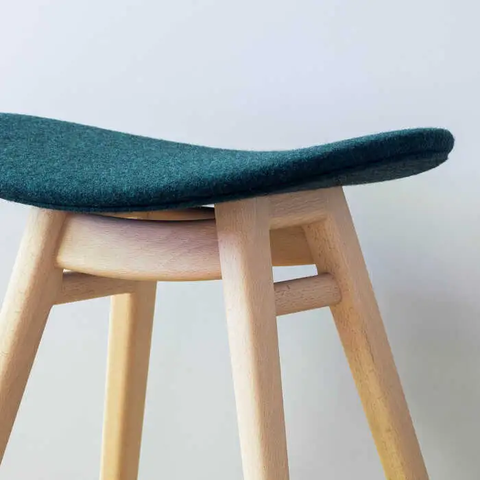 nomade stool 〈 Beech × Green 〉 糸島市 / nomade design [AIF005]