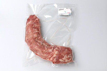 宮崎県産 THE HOUBOQ 希少・貴重・極上の三拍子!! 豚フィレ肉 700g[宮崎 椎葉村 豚肉 豚 肉 ぶた にく ぶたにく おにく お肉 ヒレ肉 フィレ肉 ヒレ フィレ BBQ バーベキュー 美味い 日本三大秘境 美味しい 逸品 焼肉]【HB-97】