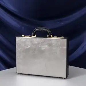 豊岡鞄　プラチナ箔革A4スリムアタッシュ