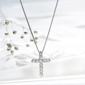 Pt ダイヤクロス(0.20ct)　PN 330630