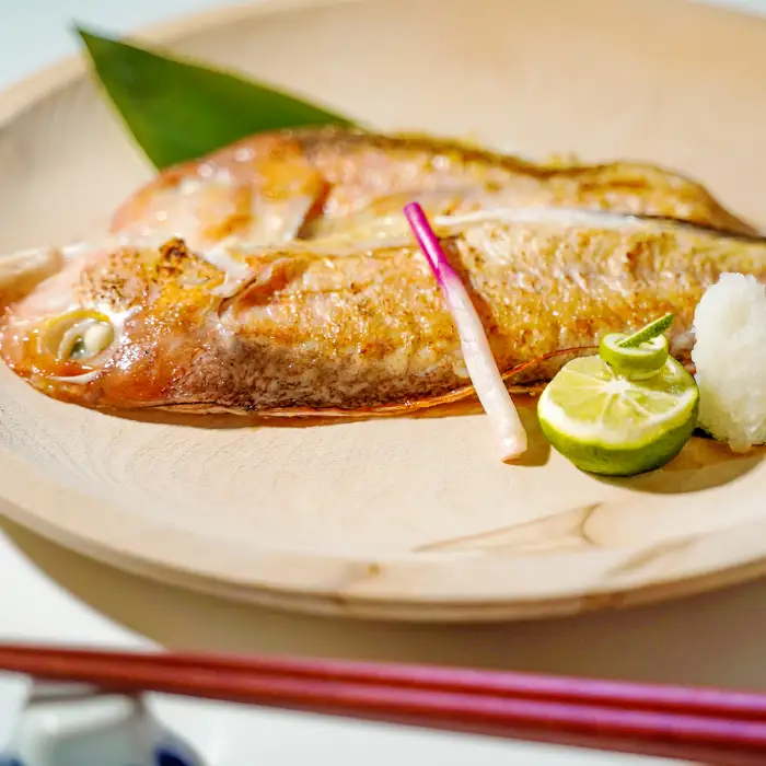 大ぶり甘鯛一夜干（２尾）【甘鯛 一夜干し 2尾 干物 あまだい ぐじ 大ぶり おつまみ 酒の肴 素焼き 唐揚げ 鯛 たい タイ あまだい アマダイ 魚介 魚貝 一日漁 無添加 贅沢 高級 父の日 母の日】