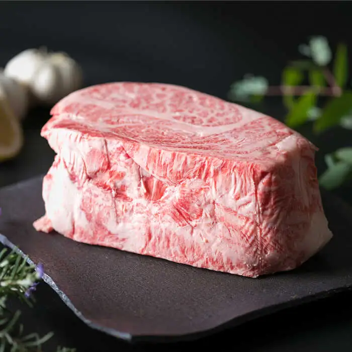 【全12回定期便】 A4ランク 糸島 黒毛和牛 肩ロース 肉 ブロック （ ローストビーフ用 ） 1kg×12回 糸島市/糸島ミートデリ工房[ACA150]