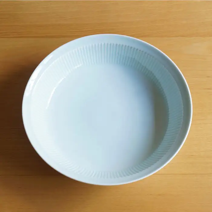 【白山陶器】【美しいレリーフ模様】よしず彫 盛鉢 1ピース 青白釉 ボウル 食器 皿 【波佐見焼】 [TA76] 波佐見焼
