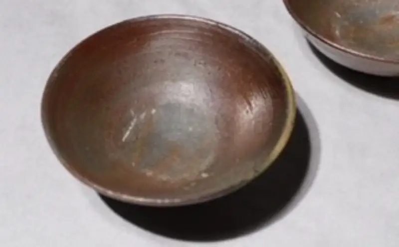 あんじ窯 陶　井口の（ペア）備前茶碗 口径13cm 高さ4.5cm 食器 雑貨 キッチン用品 お茶碗 和食器 和 ご飯茶碗 備前土 四昼夜焼成 緋色模様 焼き締め陶 薪窯 個性 丈夫 普段使い テーブルコーディネート 
