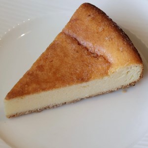  洋風居酒屋サルーテ　冷凍ケーキセット (直径18cm×2種) ( ふるさと納税 ケーキ 冷凍ケーキ チーズケーキ ガトーショコラ 洋菓子 スイーツ 北海道 遠軽町 洋風居酒屋　サルーテ ) en01-00148