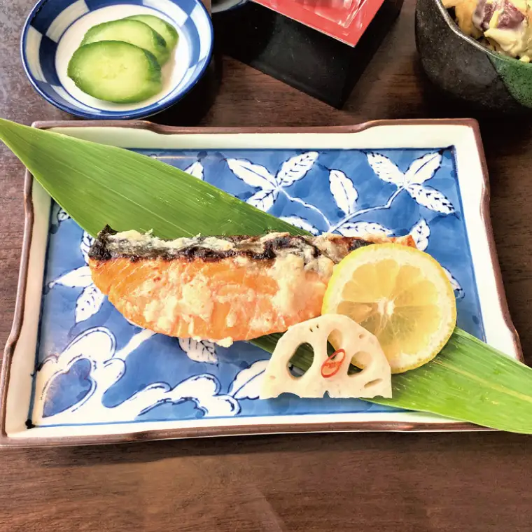 37-06 鮭・豚粕漬け焼き8点セット～花梨～【本格割烹の味】【粕漬け サケ さけ 豚肉 割烹 割烹の味 阿見町 茨城県】