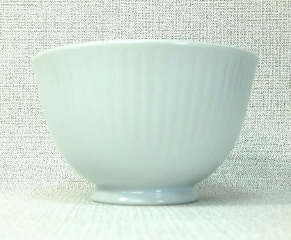 【波佐見焼】φ13ｃｍの小さめ丼５個組  花ふわり白 【西海陶器】 ５ 30590｜波佐見焼 陶器