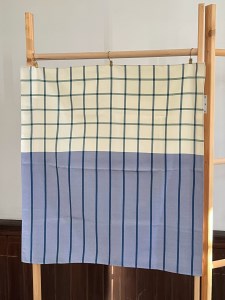 岡谷シルク SUWASHIKI FUROSHIKI（70cm）