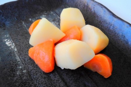 【ふるさと納税】もうゆでちゃった 4種 × 各2袋 北海道産野菜 ゆで野菜 時短調理 非常食 じゃがいも 人参 さつまいも かぼちゃ レトルト 常温_HD054-007