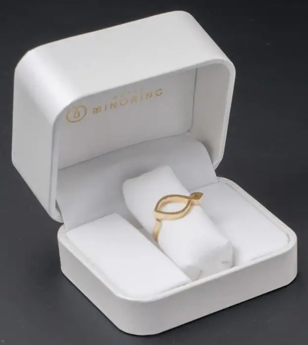新しい位牌のカタチ「みのりんぐ」 「MINORING」  みのりんぐゴールドとひのき台のSET
