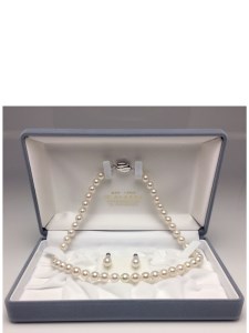 真珠 ネックレス ピアス セット パール 7.5～8.0 ミリ 三重県 伊勢志摩 志摩 アクセサリー ギフト プレゼント お祝い 母の日 入学式 卒業式 結婚式 冠婚葬祭 成人祝い 結婚祝い / 老舗の 真珠 専門店・ 高品質 アコヤ真珠 ネックレス セット 7.5～8.0ミリ （ イヤリング セット ）