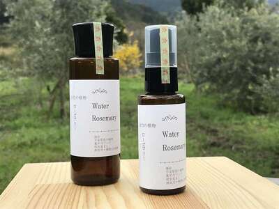 ローズマリーのハーブミスト 天然蒸留水_ローズマリー ハーブ ミスト50ml 詰め替え 100ml 各1本 セット 自家栽培 自社蒸留所 スプレーボトル 不安 緊張 緩和 活力 集中力 アップ 眠気覚まし オンオフ 切り替え 植物 香り 天然蒸留水 お取り寄せ 福岡県 久留米市 送料無料 〔Qb020〕