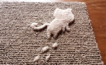 《ほづみせんい》月山緞通 トコトコ猫の玄関マット 45×70cm（白） 山形県 中山町 F4A-0297