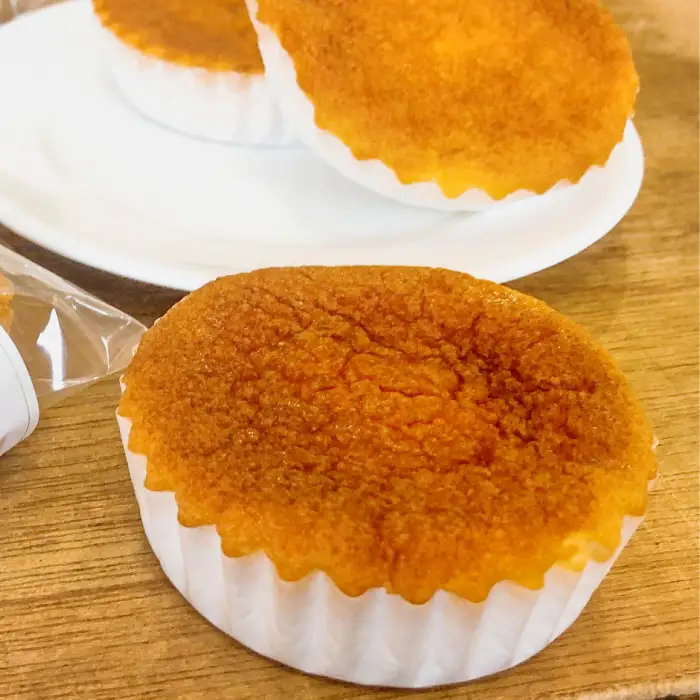 蜂蜜・バター・卵が楽しめる「しあわせマドレーヌ」（約50g） 10個入り【約50g×10個 マドレーヌ 洋菓子 お菓子 おやつ ギフト 贈答 プレゼント お土産 セット 地元食材 個包装】