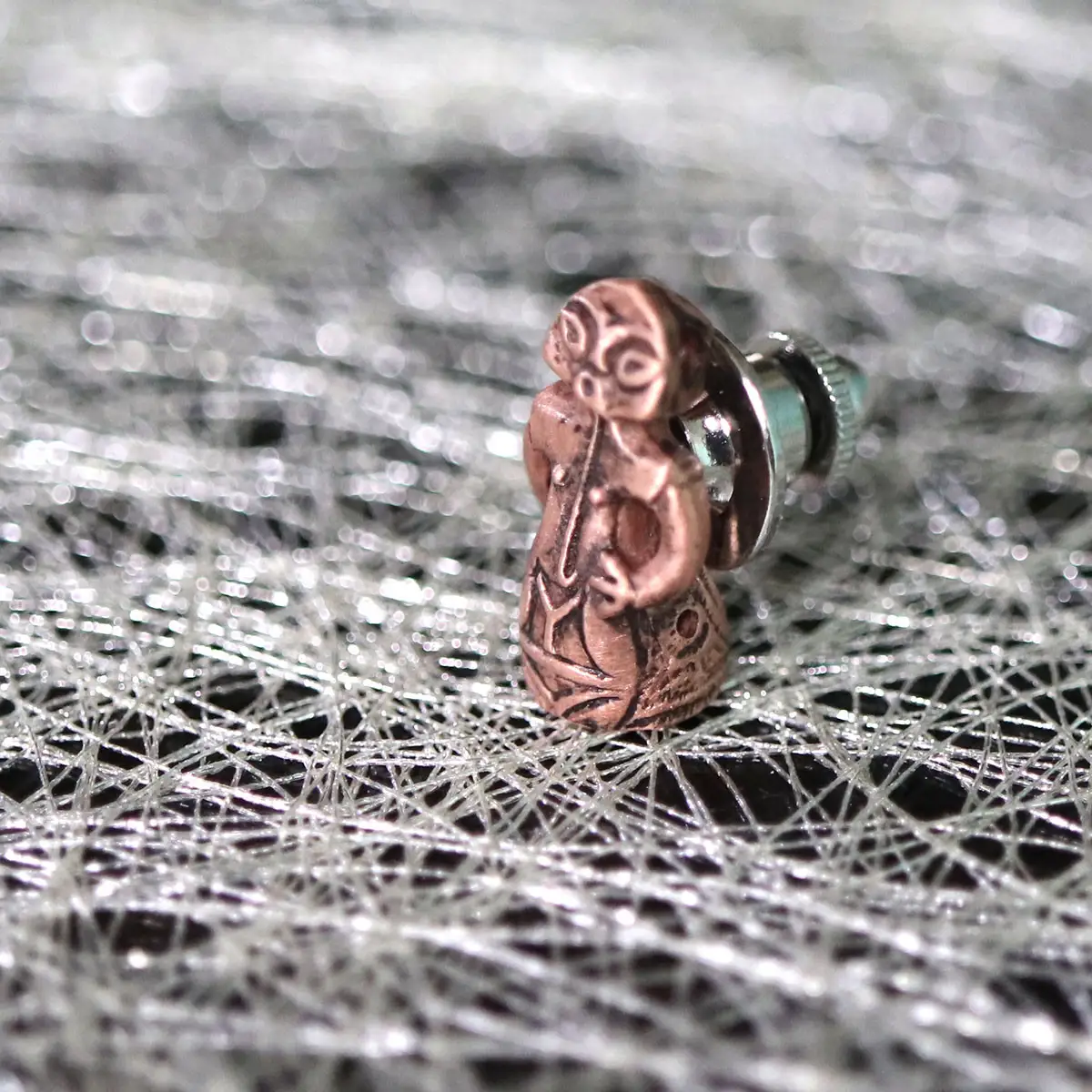 1.2-9-17 【縄文アクセサリーDo_goods】鋳物師屋遺跡の土偶「子宝の女神ラヴィ」純銅ピンブローチ ALPCJ007